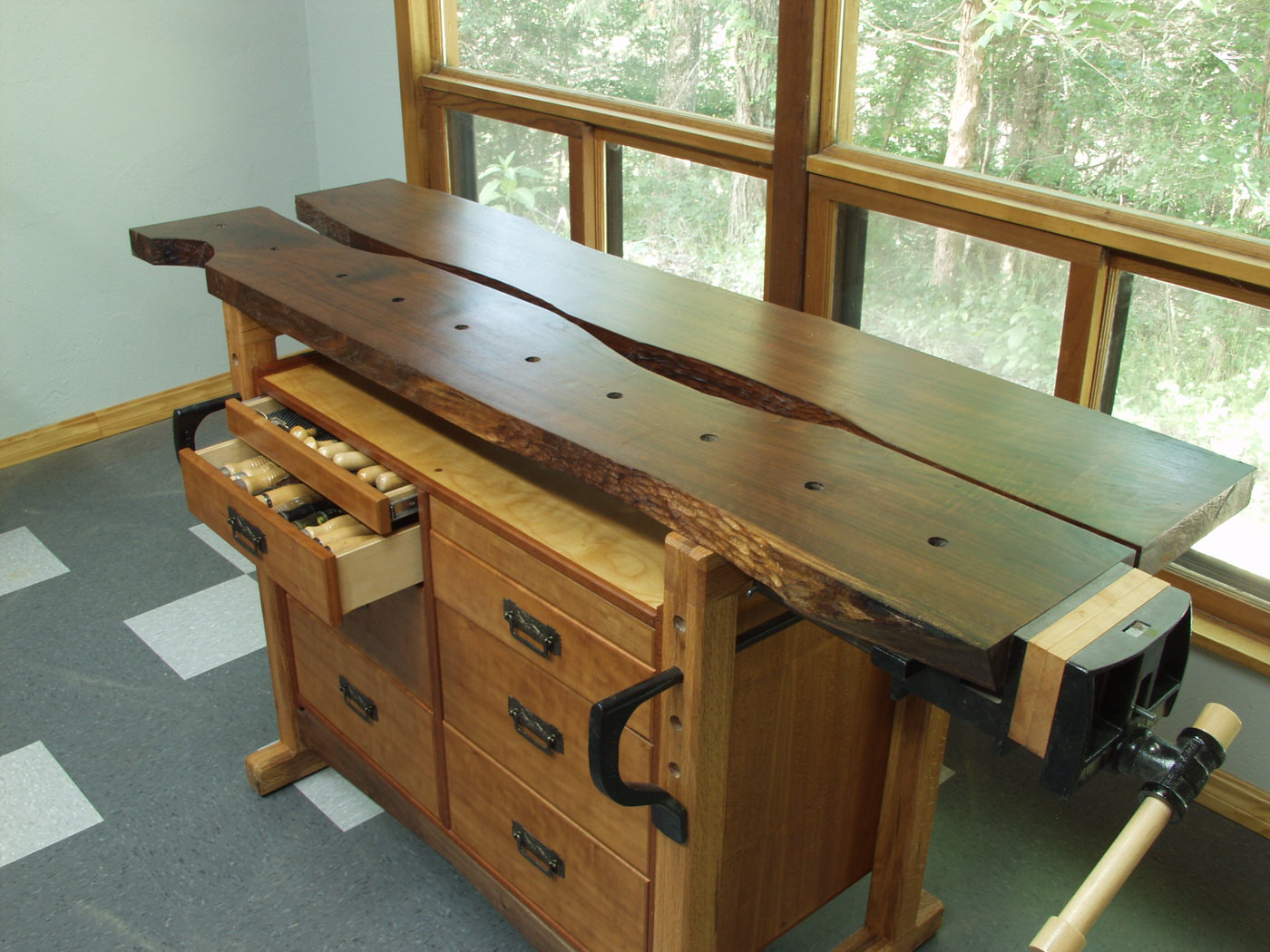 Doug's Walnut and Cherry work bench